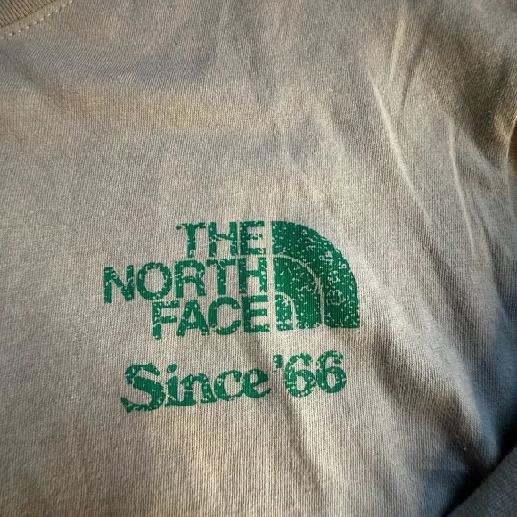 The North Face Men's Beige Long Sleeve Tee - Picture 2 of 6
